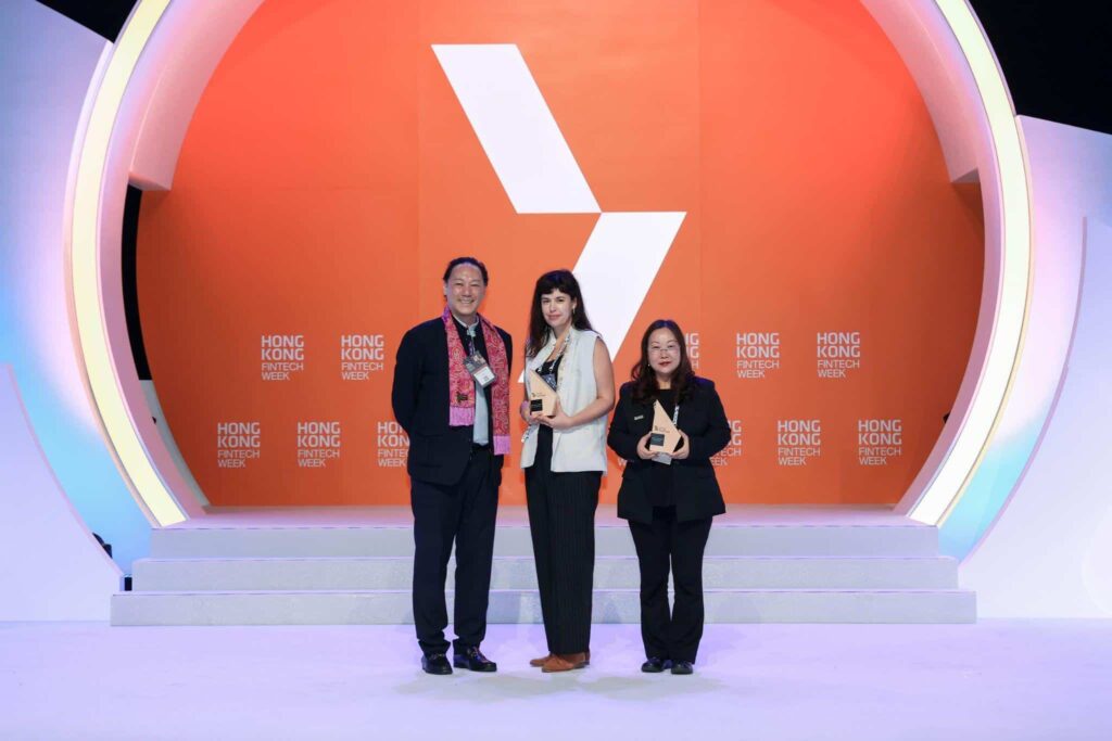 King Leung, Global Head of Financial Services, Fintech and Sustainability at Invest Hong Kong with Global Fast Track 2024 Winners: WeavInsight from Singapore (centre); Datalist from Shanghai, China (right), Source: Invest Hong Kong